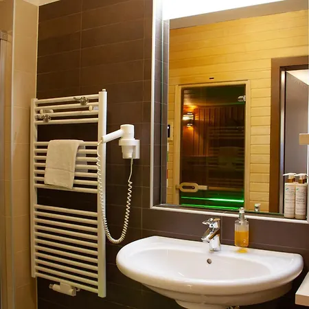 Aparthotel Sissi Park 4*