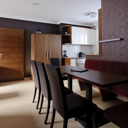 Sissi Park Aparthotel 4*
